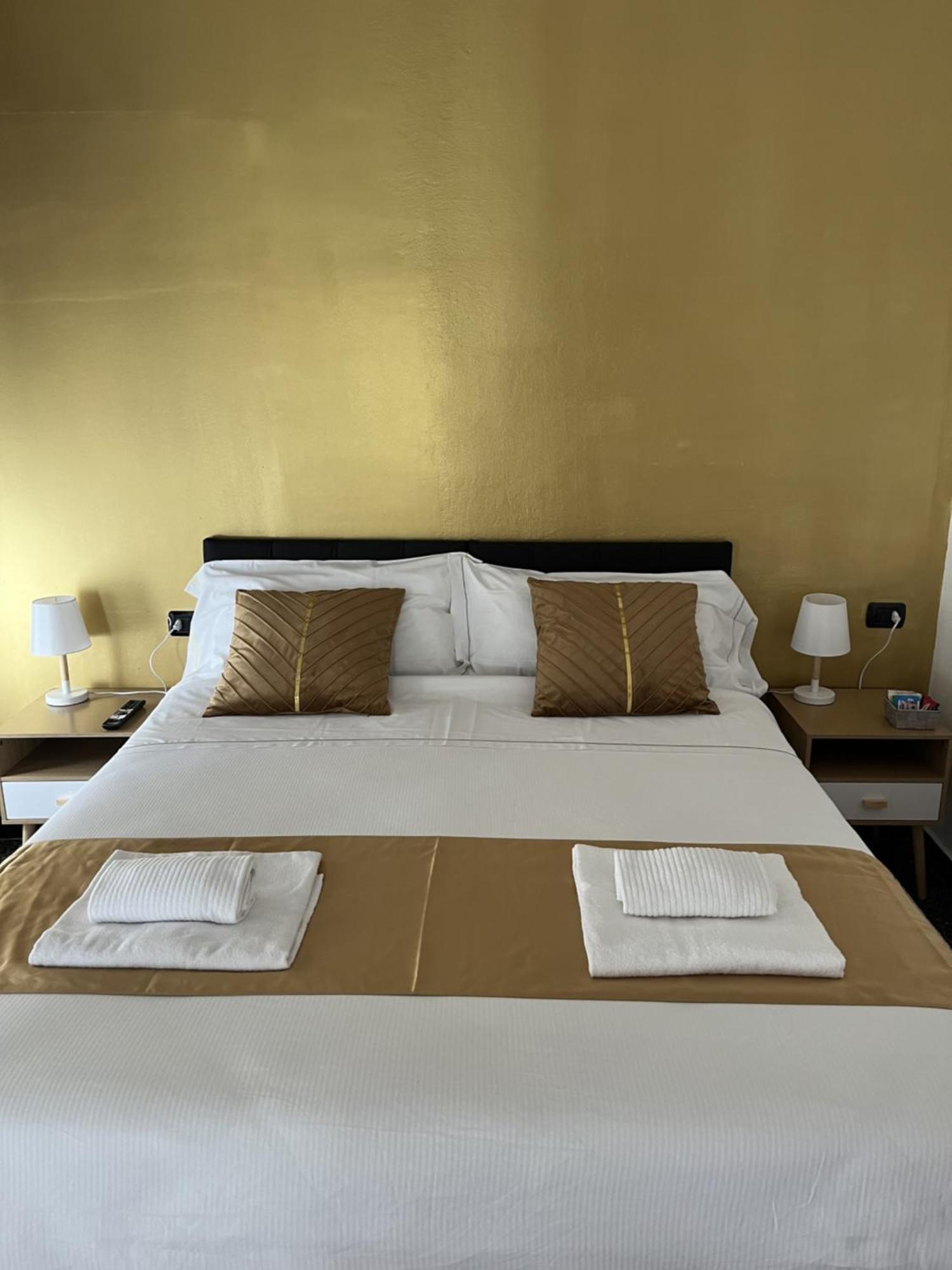 Genova Gold Rooms Εξωτερικό φωτογραφία