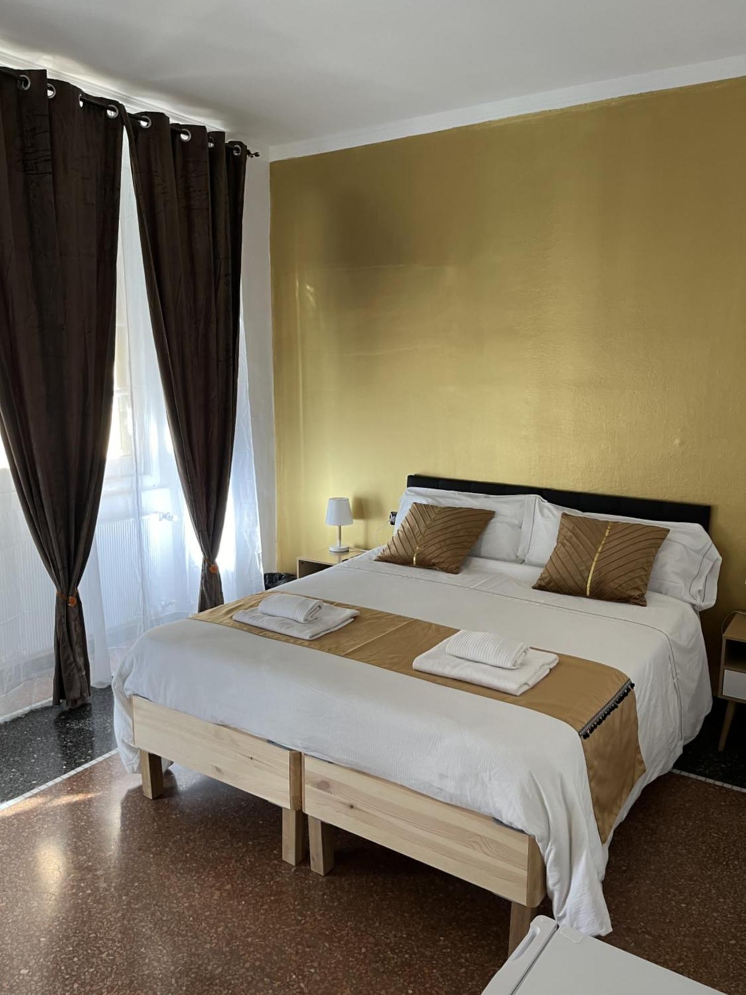 Genova Gold Rooms Εξωτερικό φωτογραφία