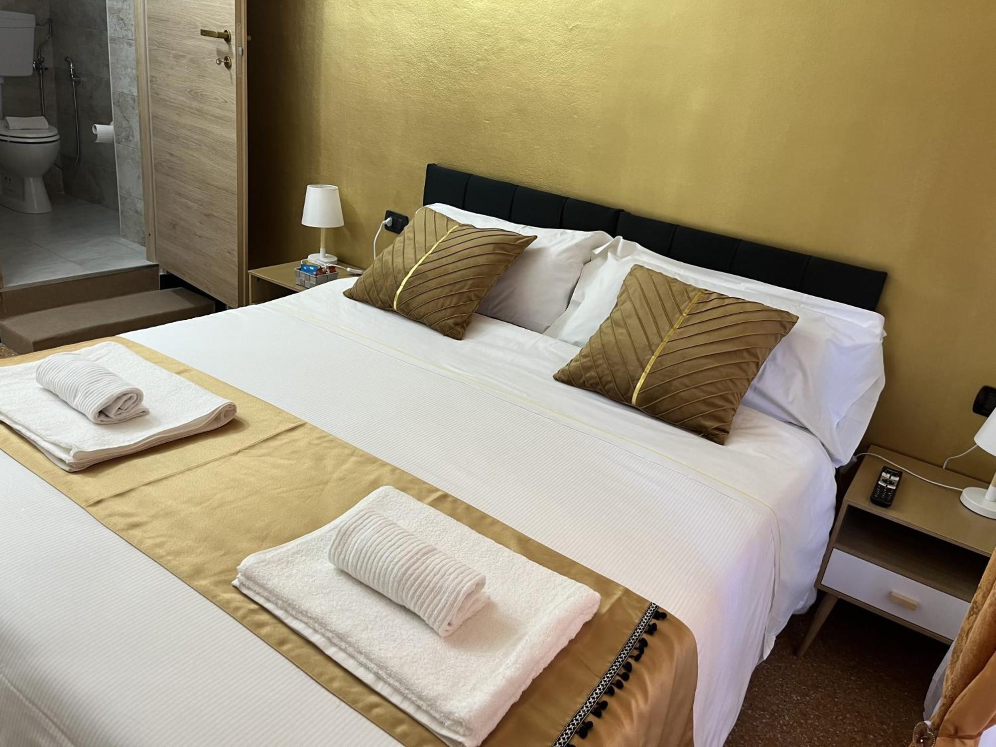 Genova Gold Rooms Εξωτερικό φωτογραφία